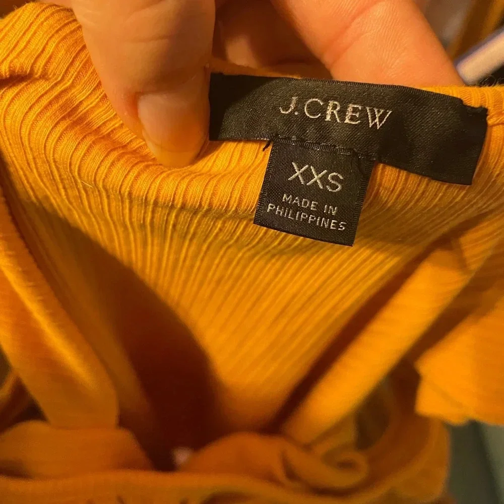 J.CREW RUFFLE RIBBED TANK